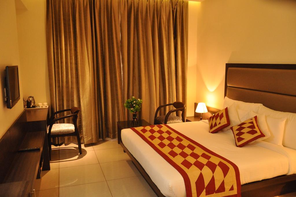The Taj Vilas Agra  Extérieur photo
